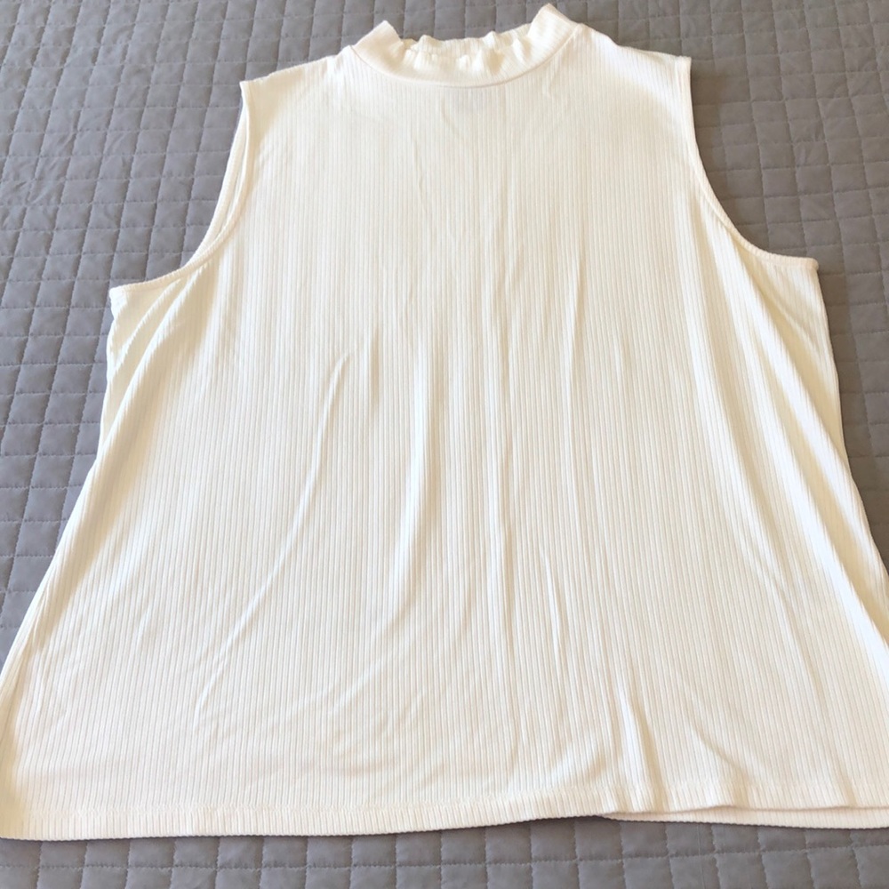☀️ Chico’s White Ivory Tank